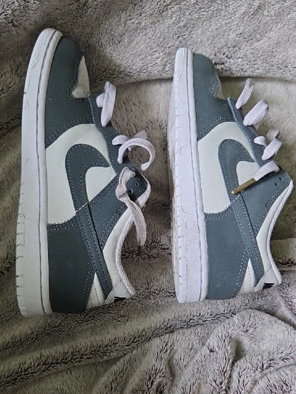 Nike Youth Nike Dunk Low 3Y Gray & White Low-Top Sneakers